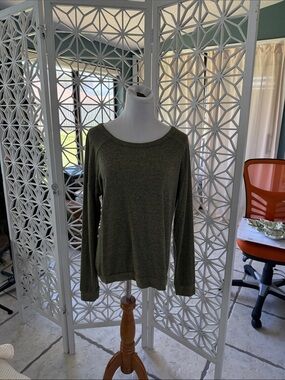 Harlowe & Graham Olive Green Lightweight Knit Sweatshirt